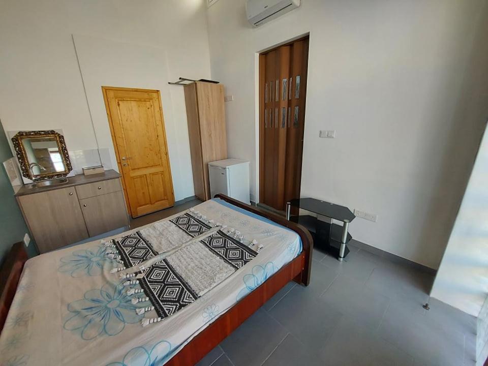 Anna Guesthouse 10 Min Walk From The Beach Ларнака Экстерьер фото